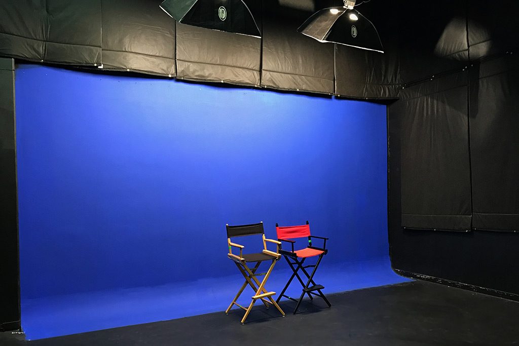 independence studio blue screen